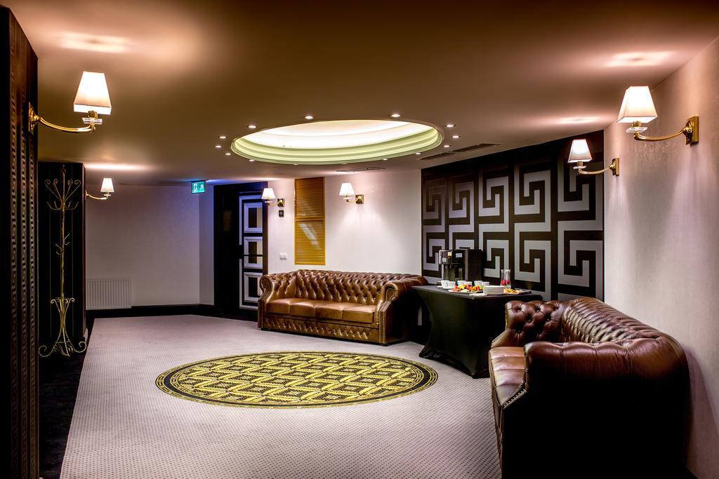Hotel Dana Business & Conference ชเตชชิน ภายนอก รูปภาพ